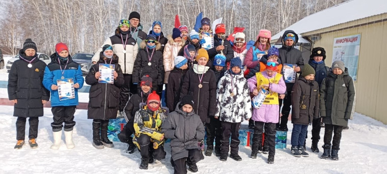Соревнования по лыжным гонкам.